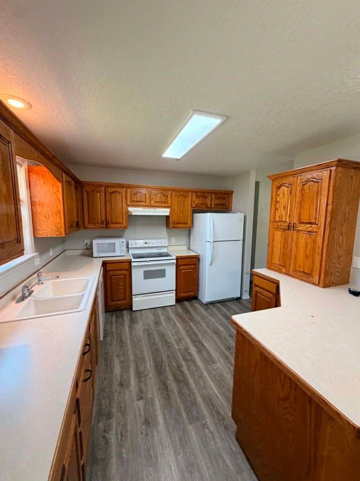 4315 W 27th St - Photo 5 of 17