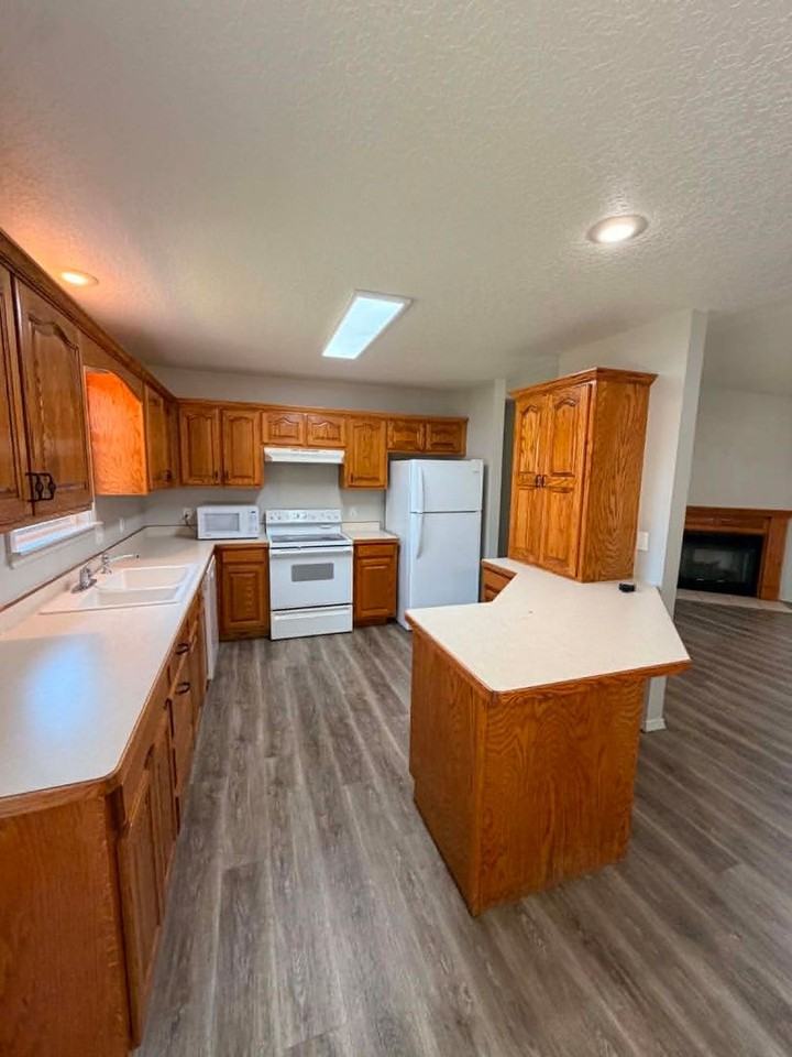 4315 W 27th St - Photo 6 of 17