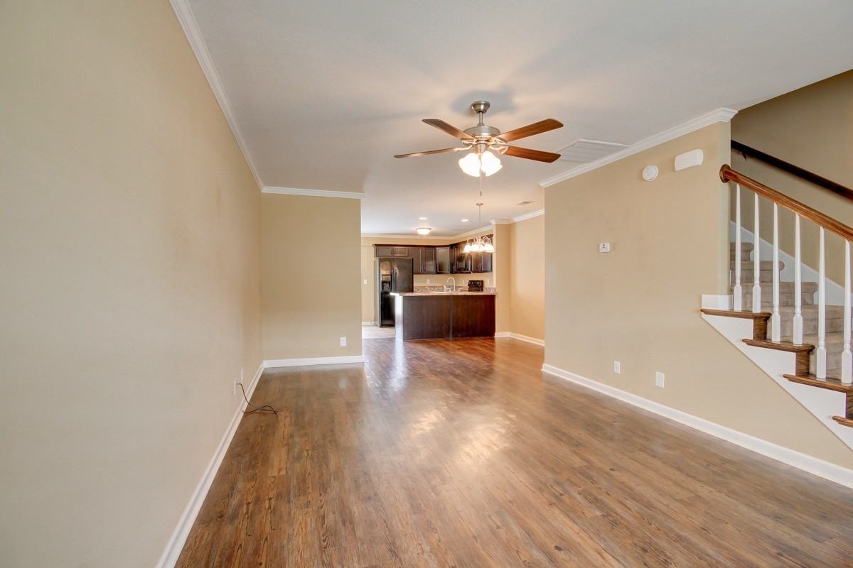 310 Sam Houston Cir - Photo 3 of 11