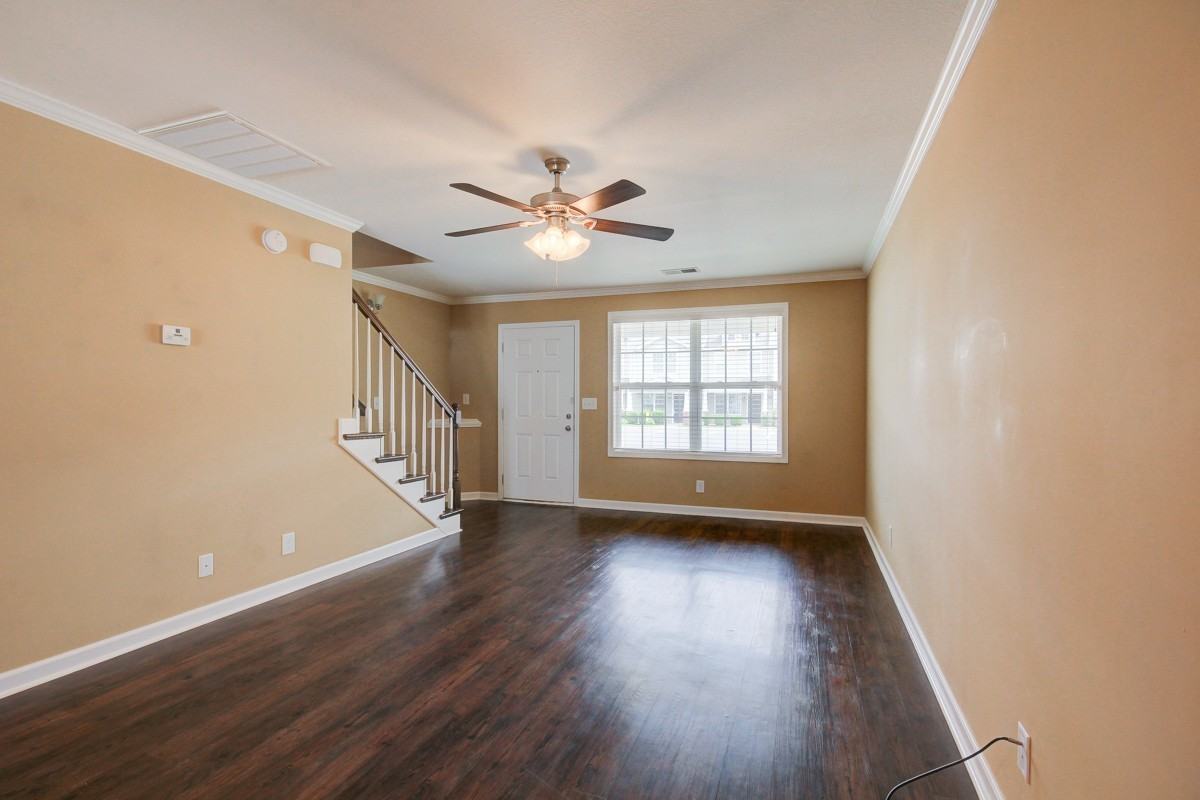 310 Sam Houston Cir - Photo 4 of 11