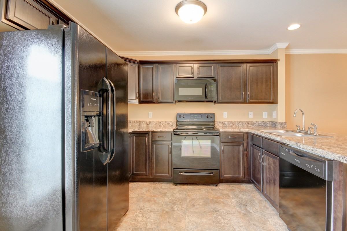 310 Sam Houston Cir - Photo 5 of 11