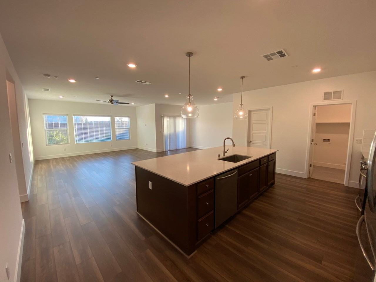 113 E Tyler Ave - Photo 2 of 29