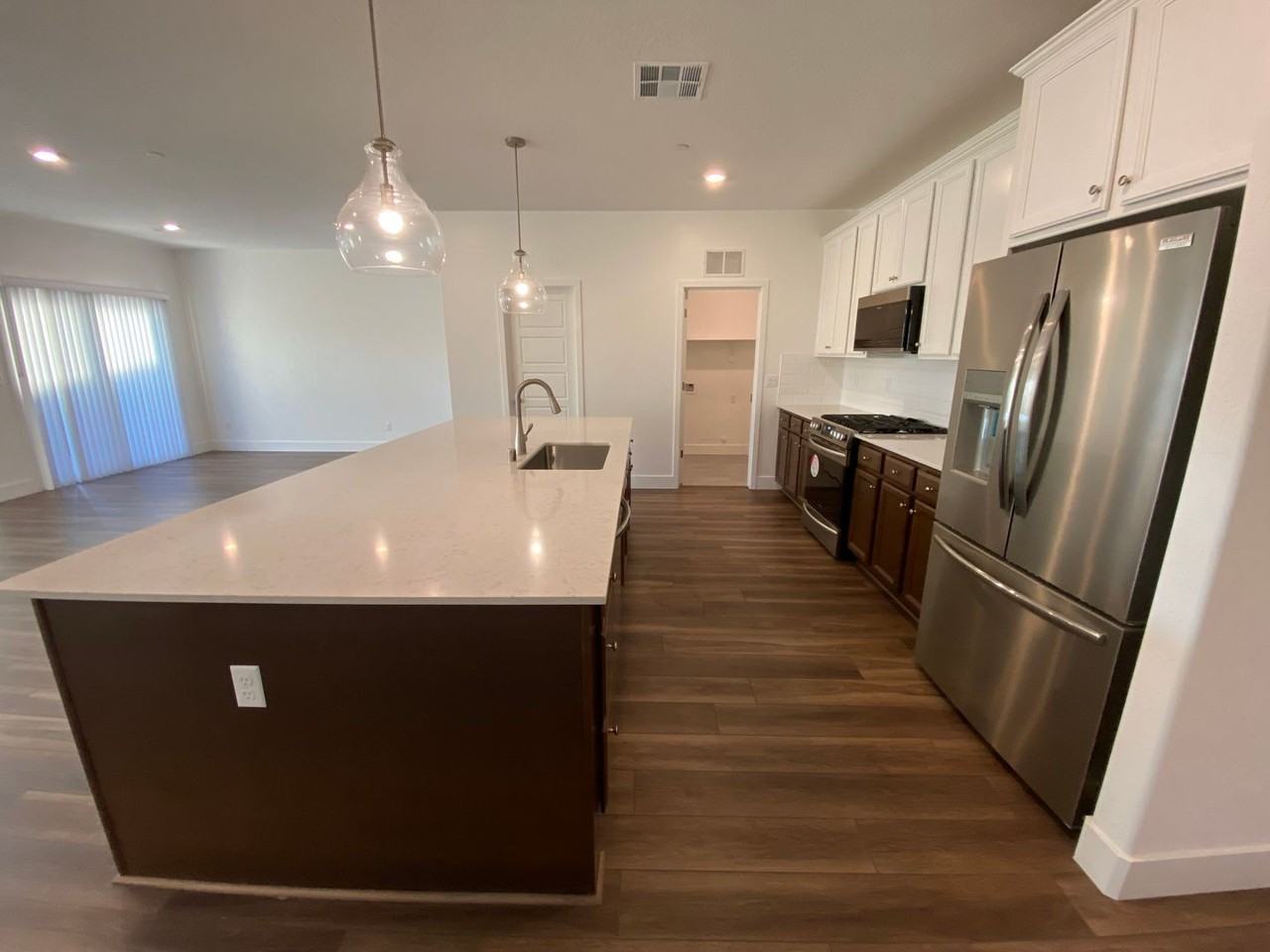 113 E Tyler Ave - Photo 3 of 29