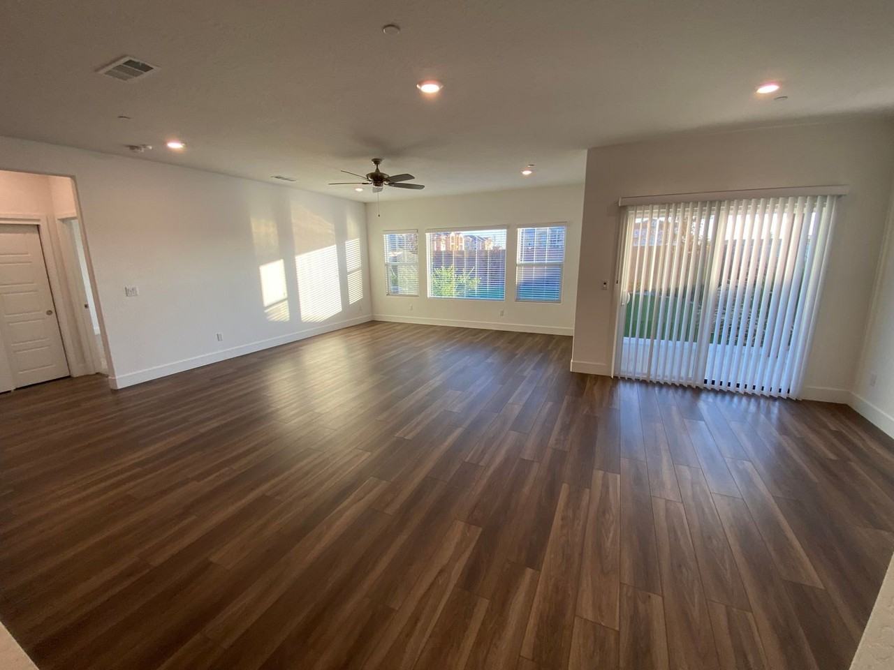113 E Tyler Ave - Photo 5 of 29