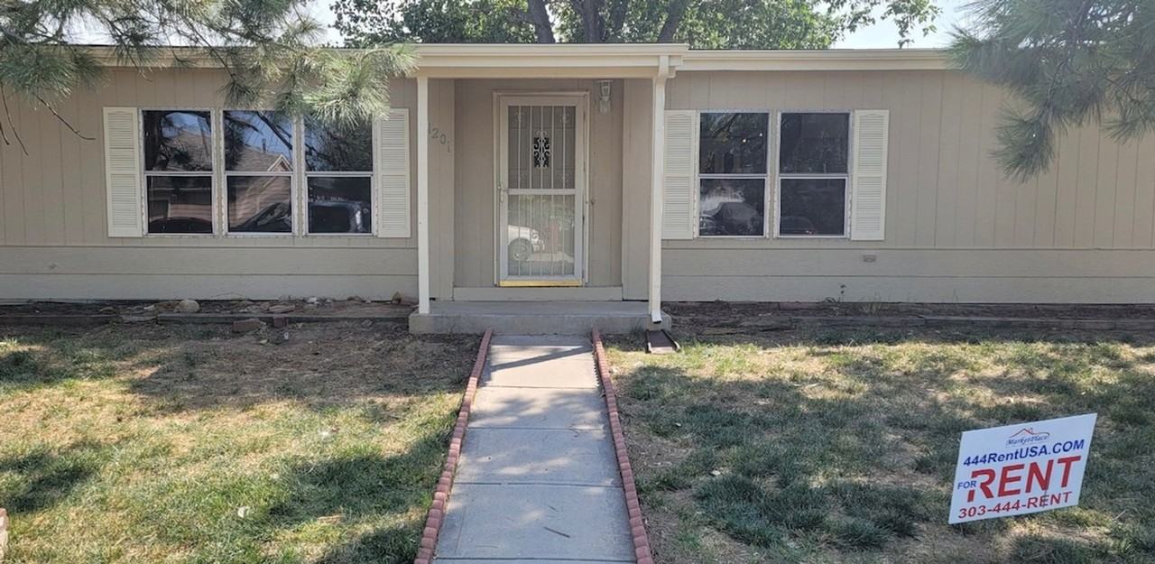 1201 Maclaughlin Ct - Photo 2 of 10