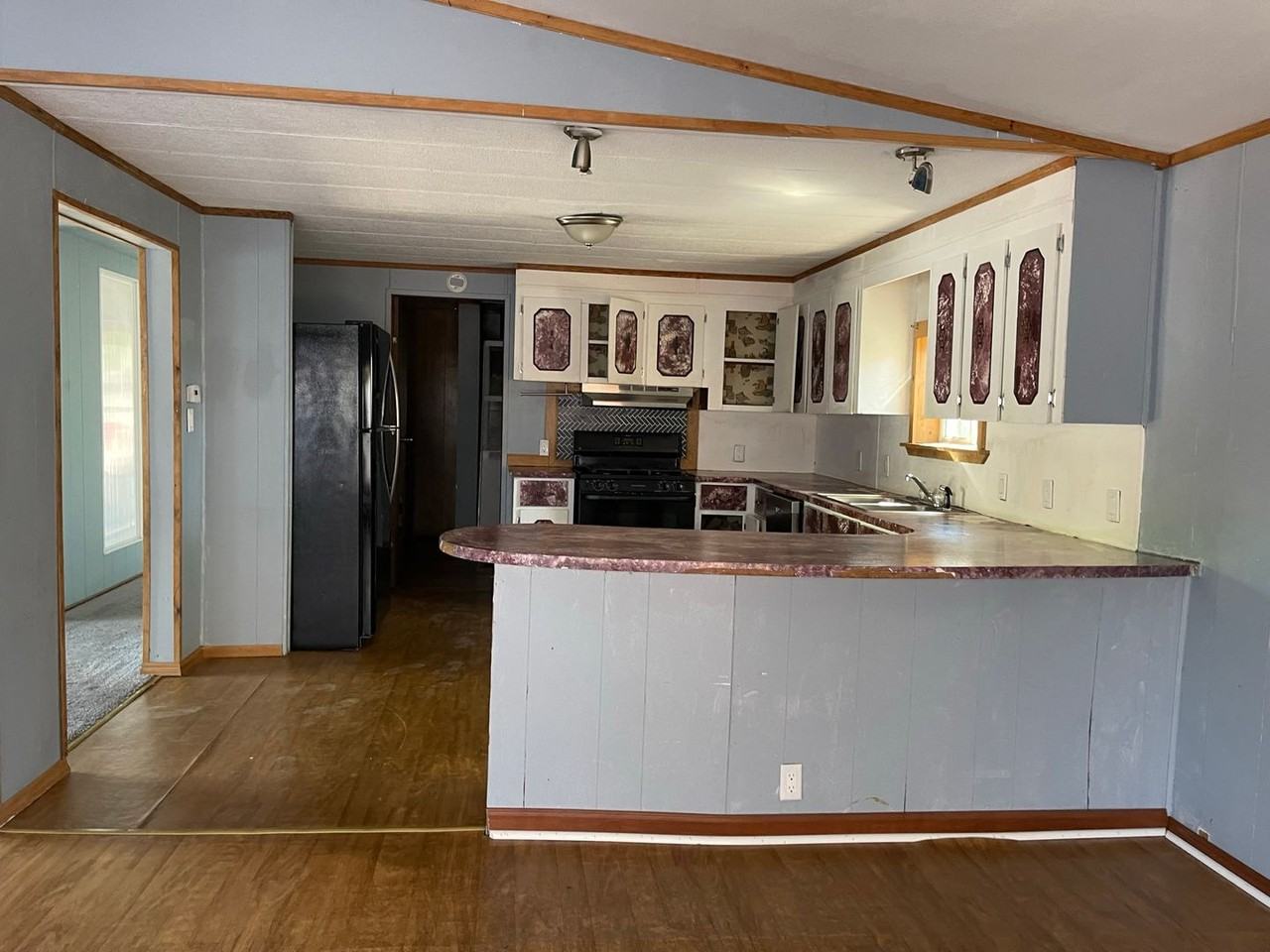 1201 Maclaughlin Ct - Photo 4 of 10