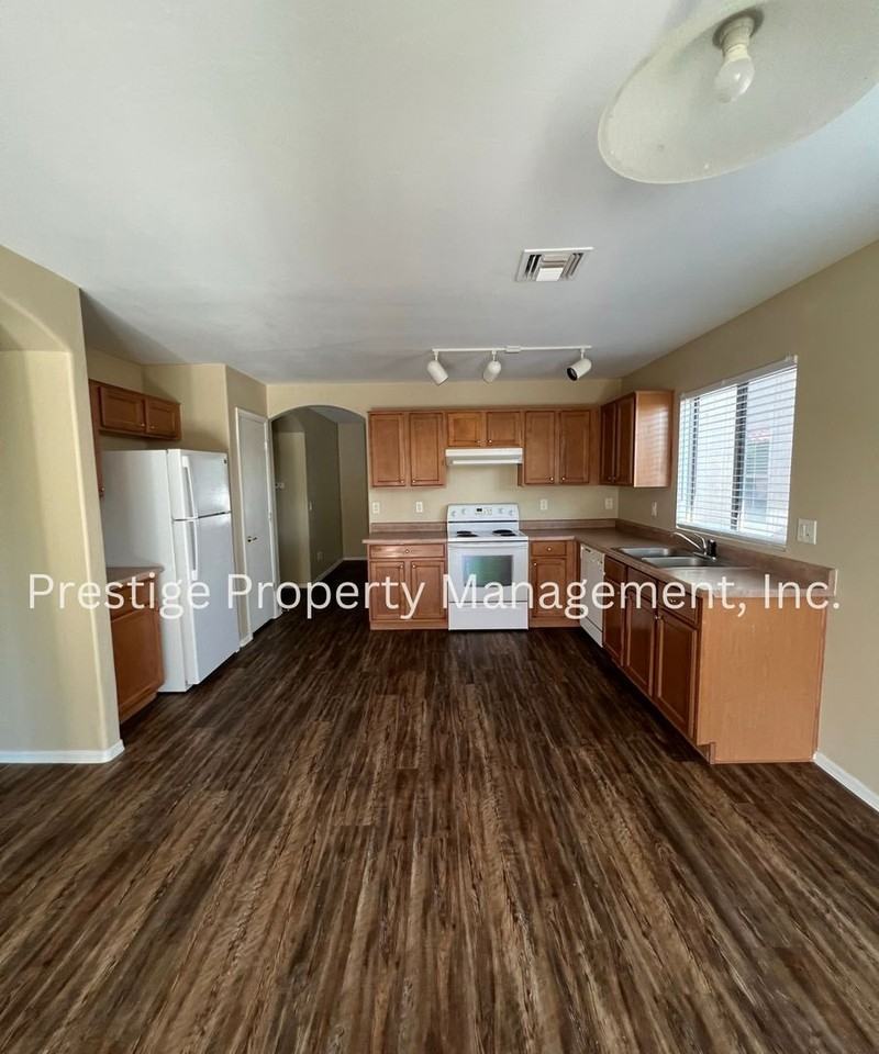 6908 S Creek Run Ave - Photo 2 of 12