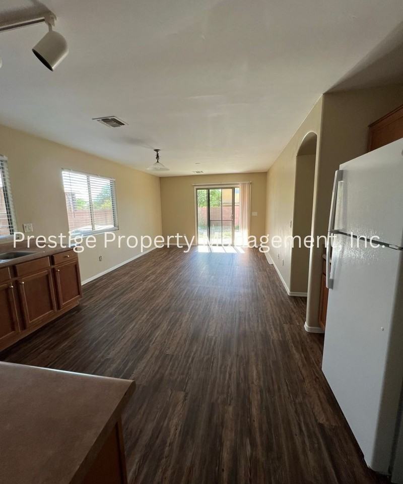 6908 S Creek Run Ave - Photo 3 of 12