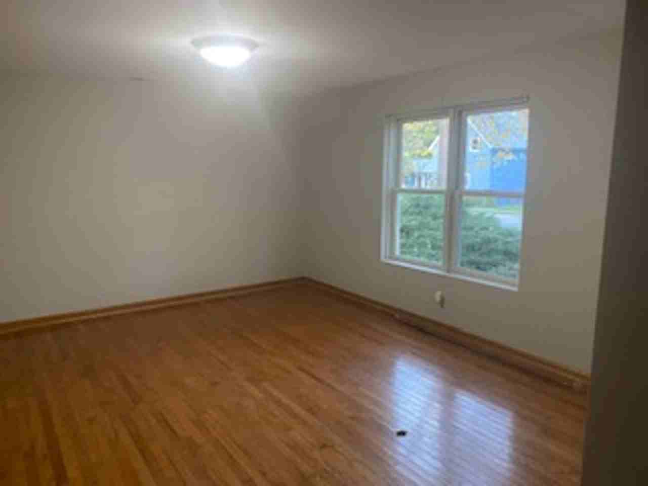1012 Warner Ave - Photo 3 of 11