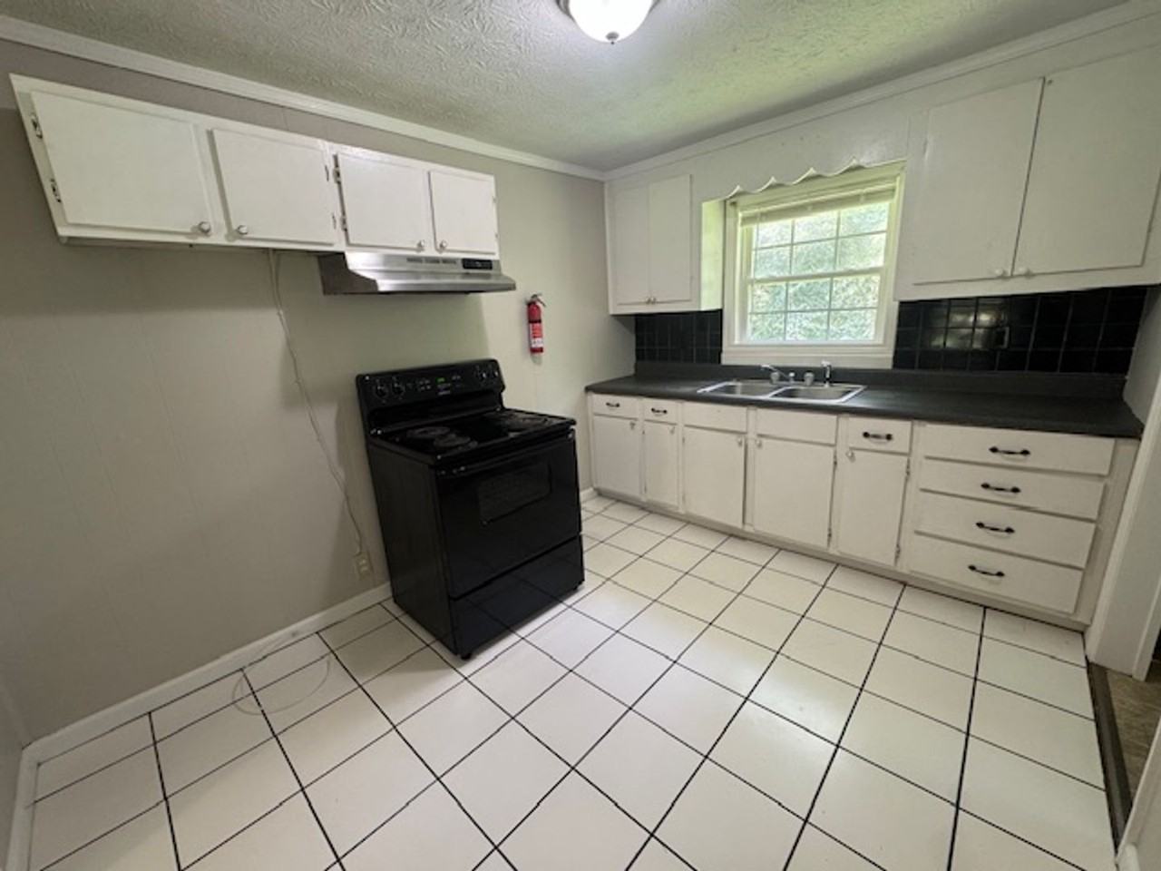 1055 County Road 454 - Photo 2 of 16