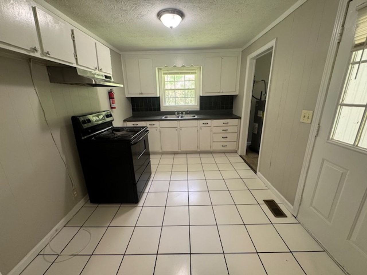 1055 County Road 454 - Photo 3 of 16