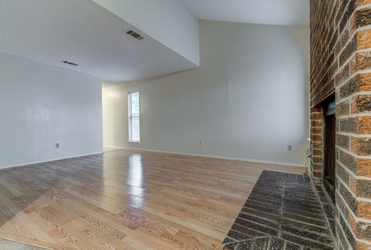 300 Villa Oaks Cir - Photo 4 of 12