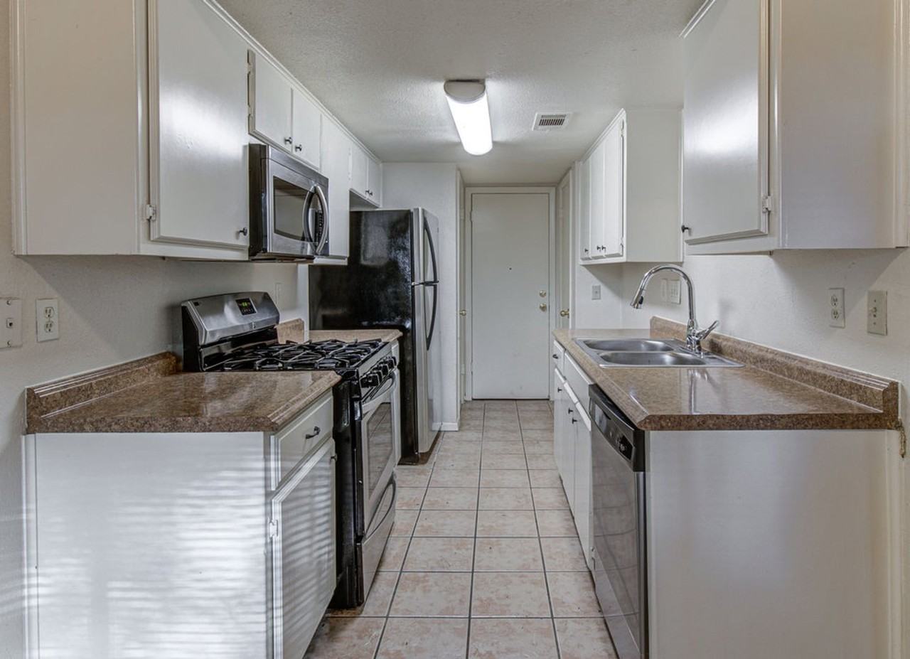 300 Villa Oaks Cir - Photo 6 of 12