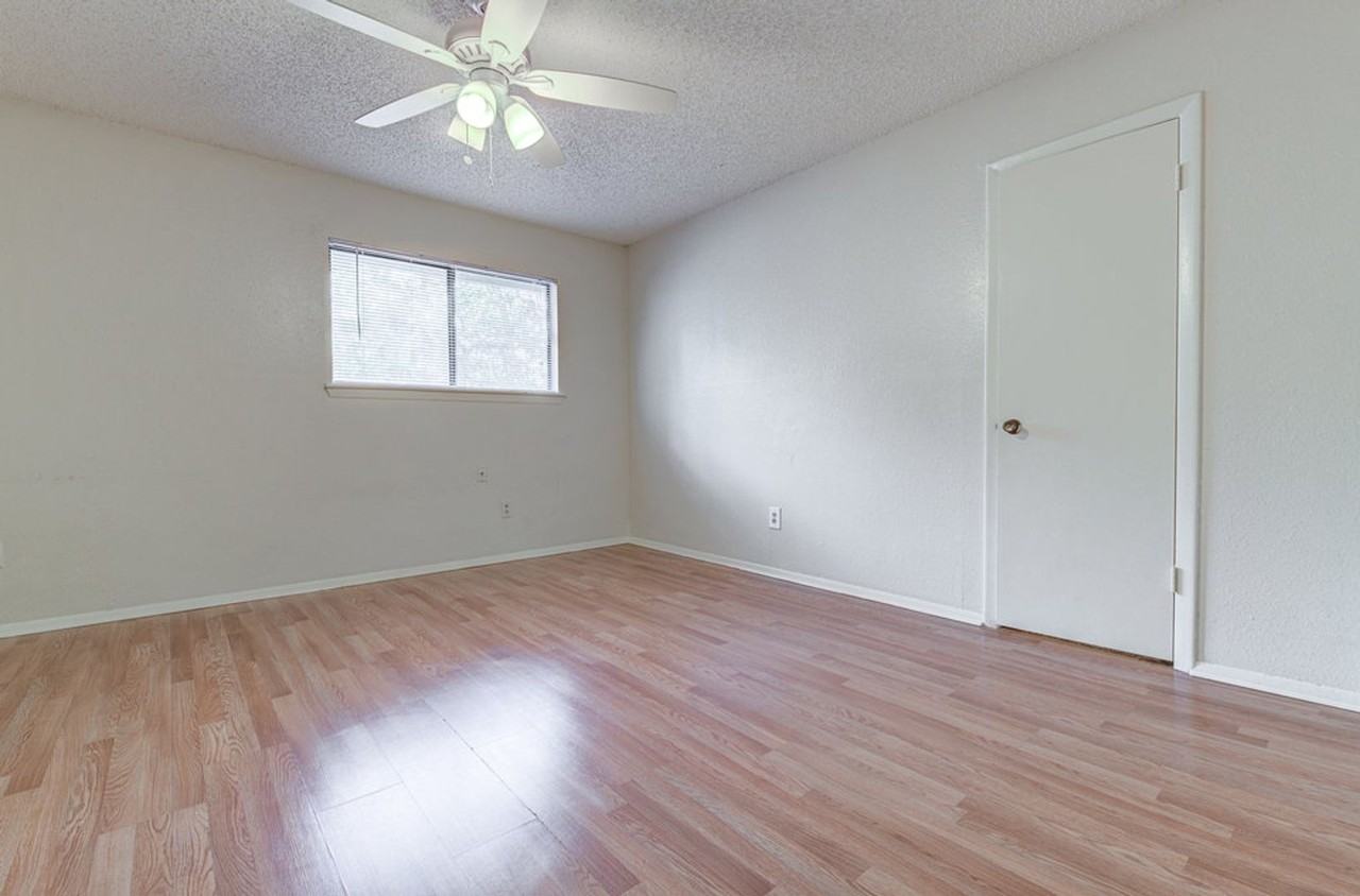 300 Villa Oaks Cir - Photo 7 of 12