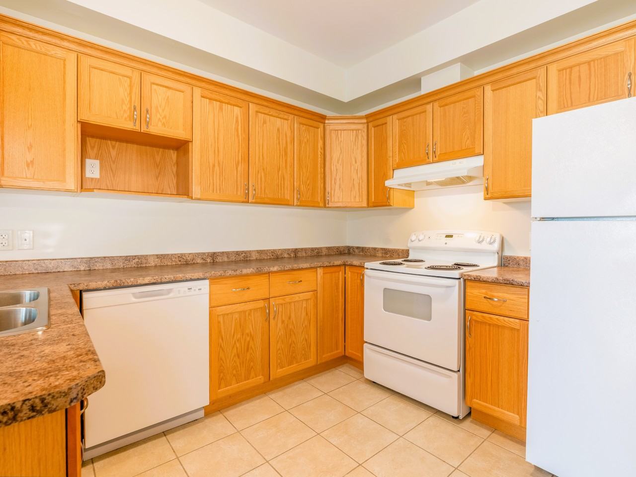 Notre Dame Apartments - Photo 7 of 25