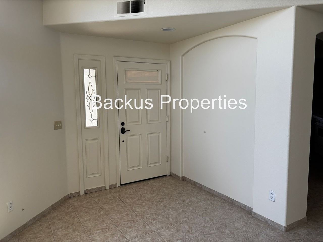 1065 Kensington Way - Photo 3 of 29