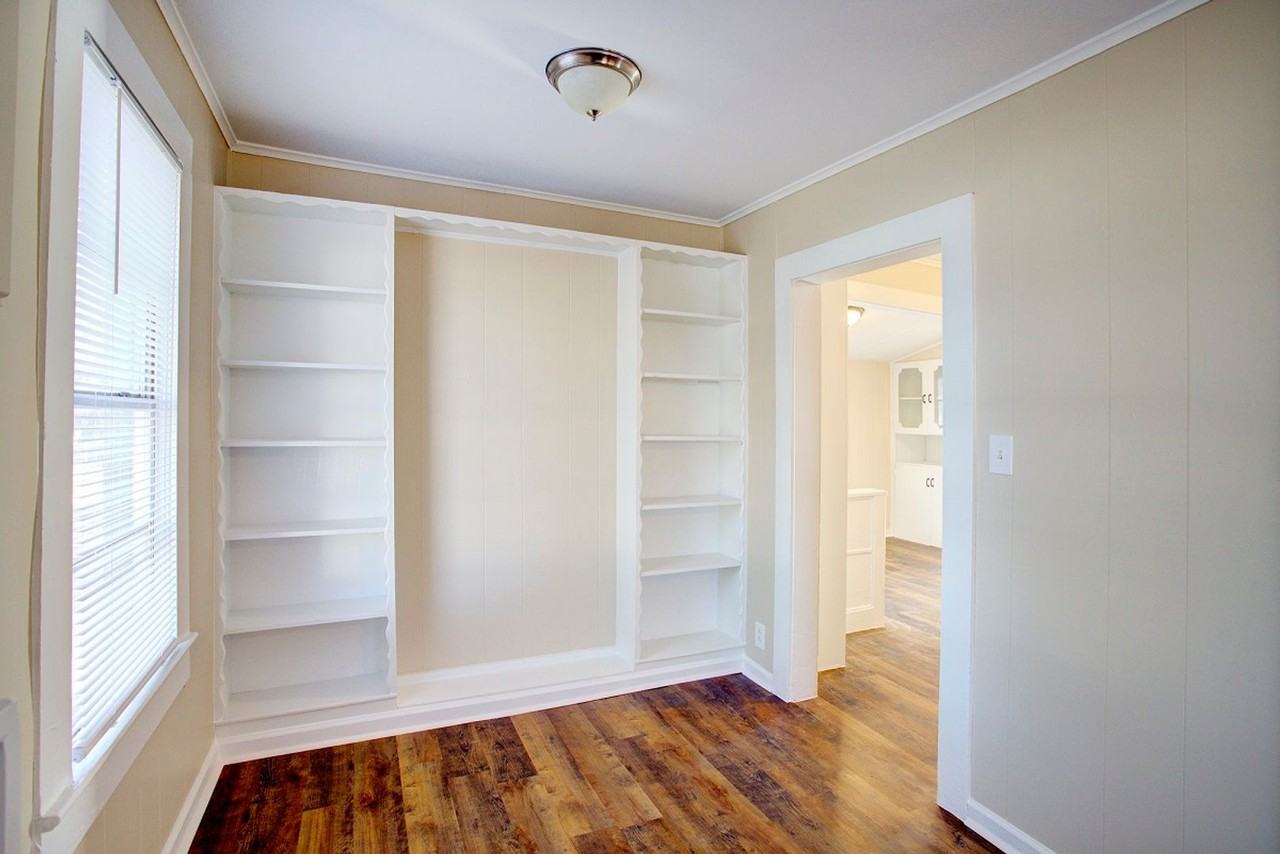 1308 Joslin St - Photo 6 of 19
