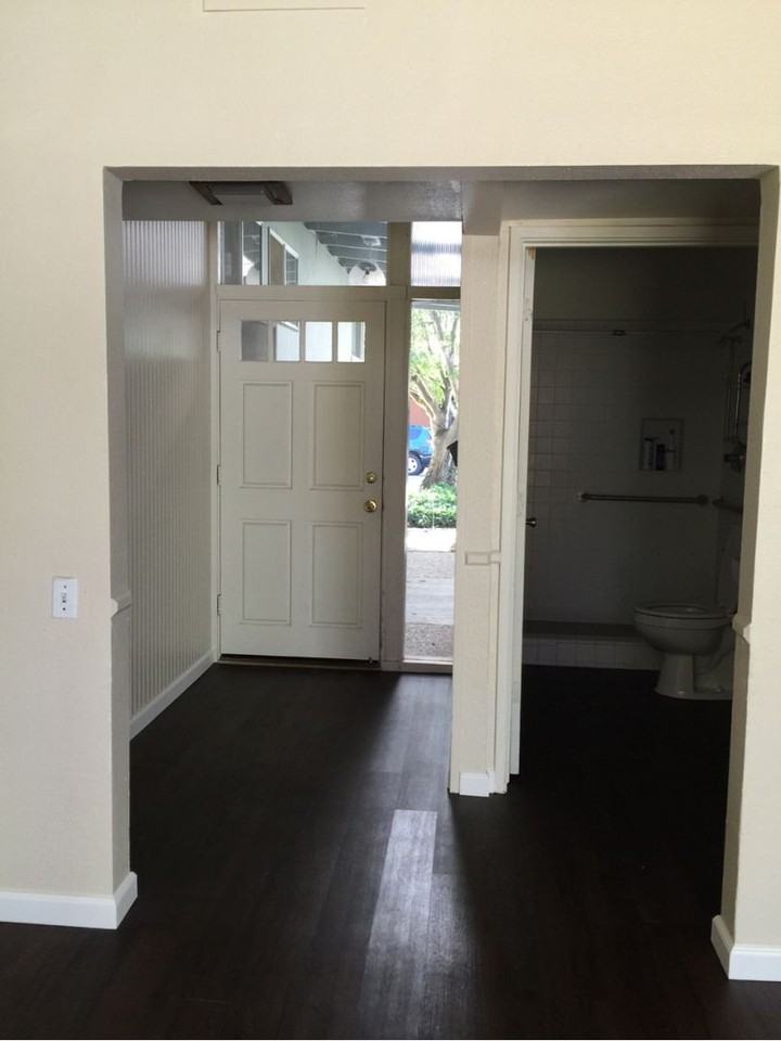 1333 Notre Dame Dr - Photo 3 of 16