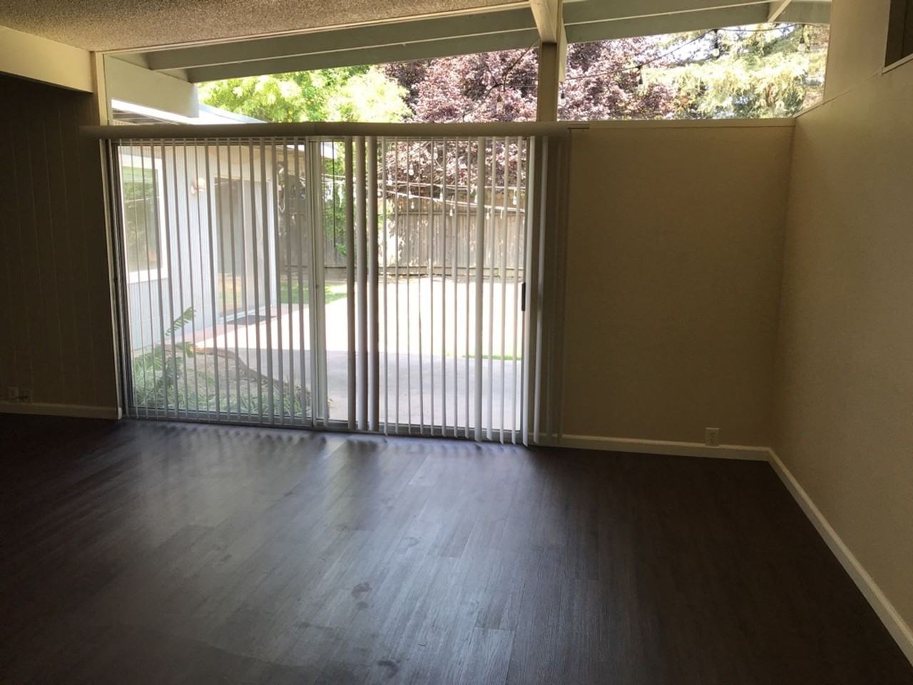 1333 Notre Dame Dr - Photo 4 of 16