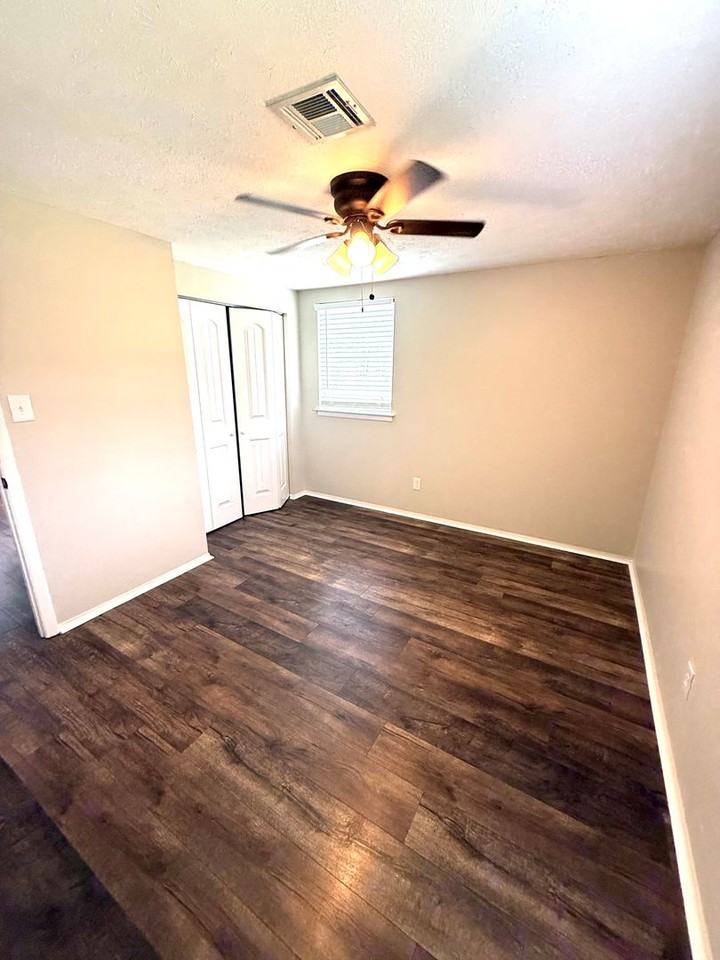 224 Lilac Dr - Photo 6 of 14