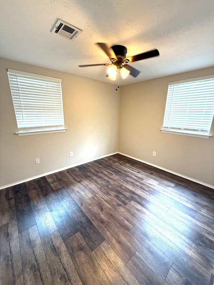 224 Lilac Dr - Photo 7 of 14