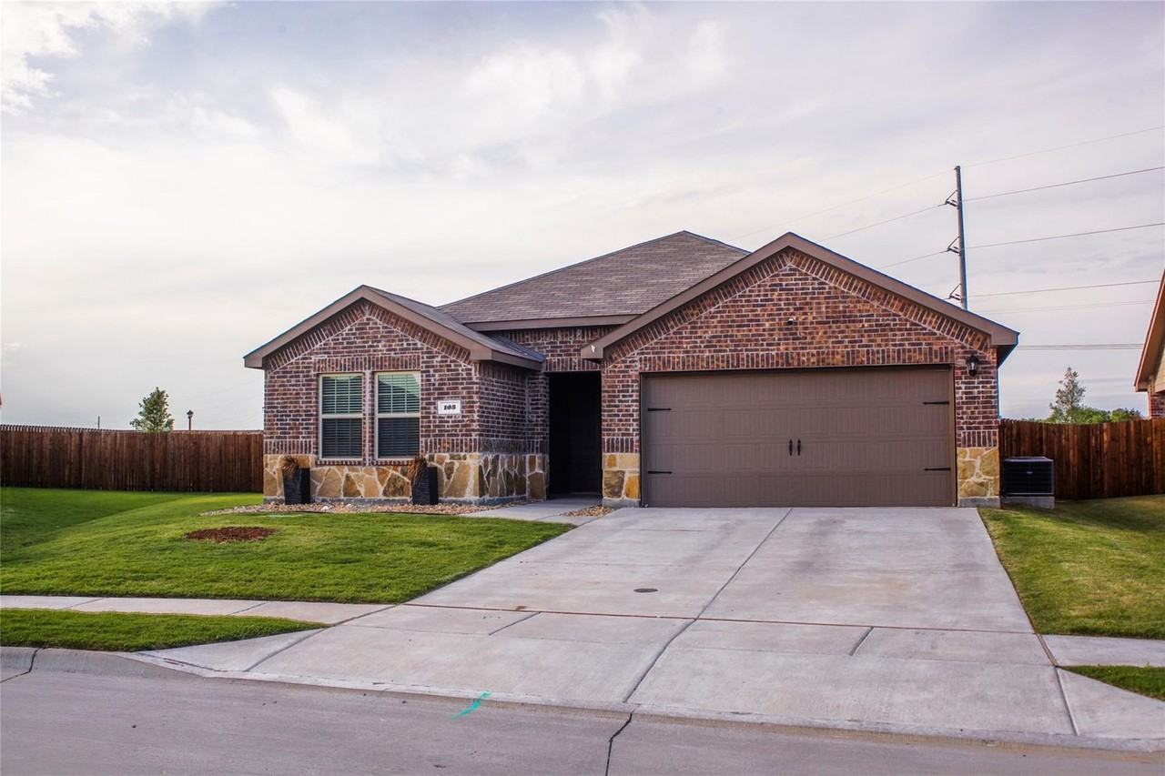 103 Whirlway Ln - Photo 2 of 15