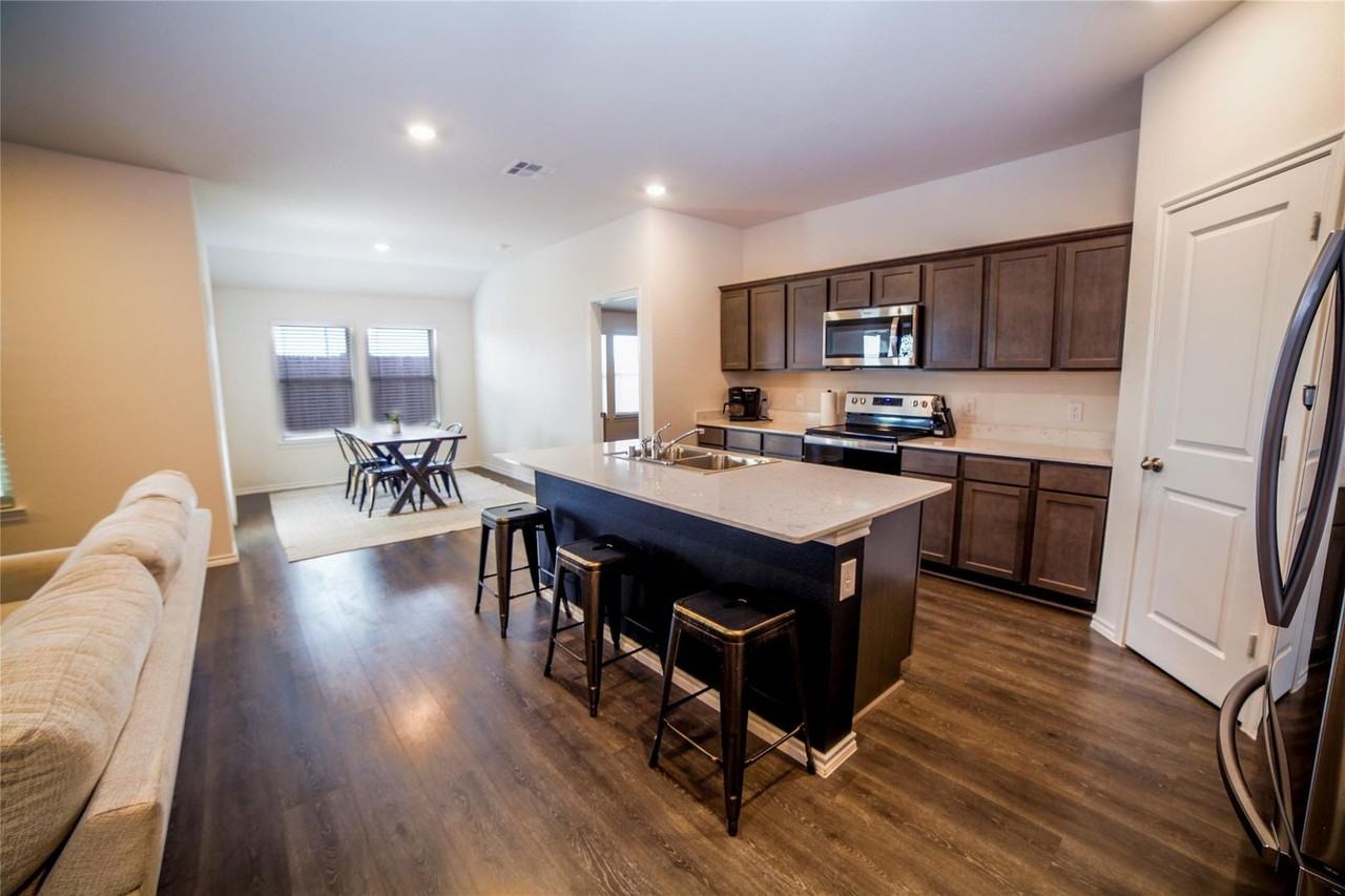 103 Whirlway Ln - Photo 4 of 15