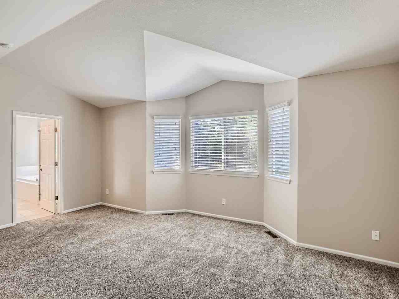 4721 S Biscay Ct - Photo 6 of 11