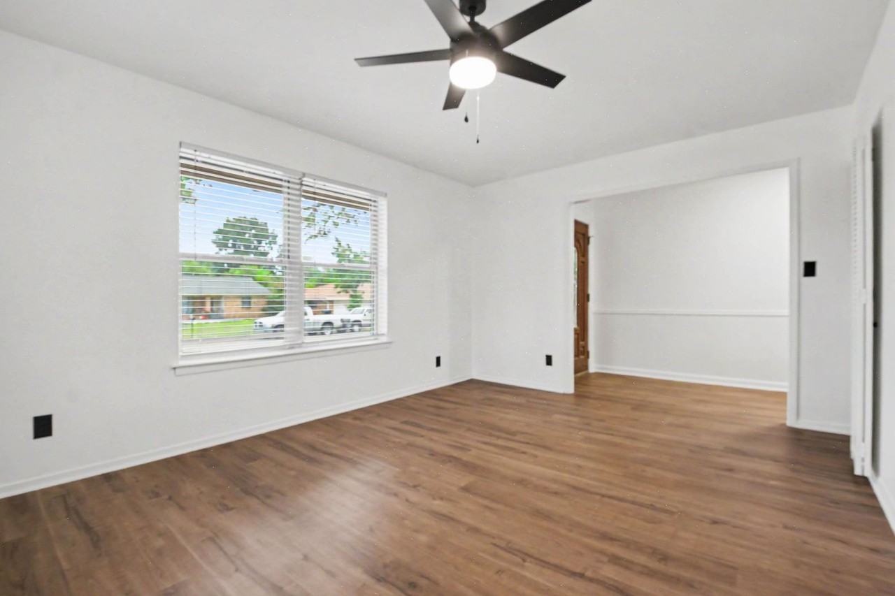 3407 Tipps Dr - Photo 5 of 30