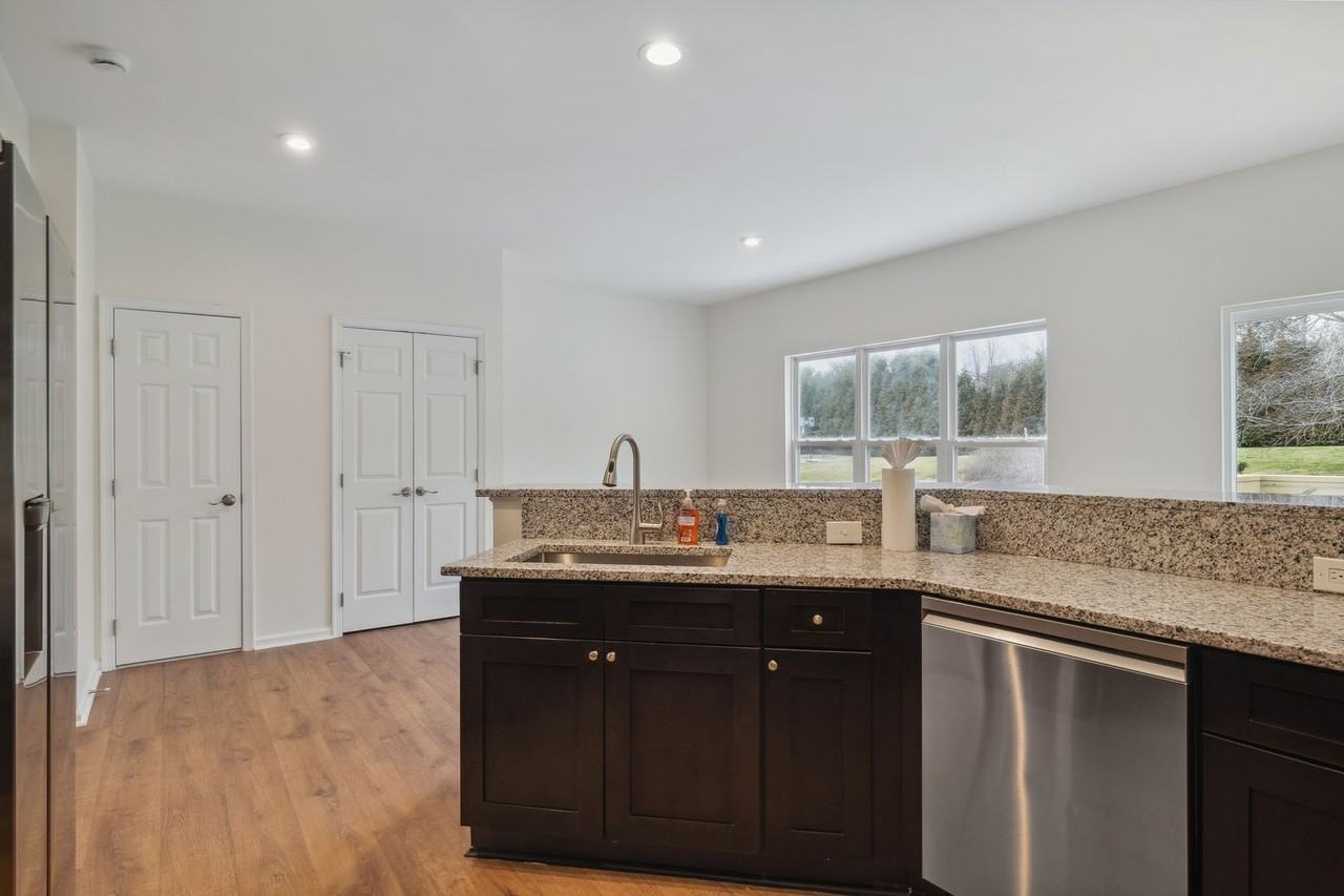 21193 Millwood Sq - Photo 5 of 21
