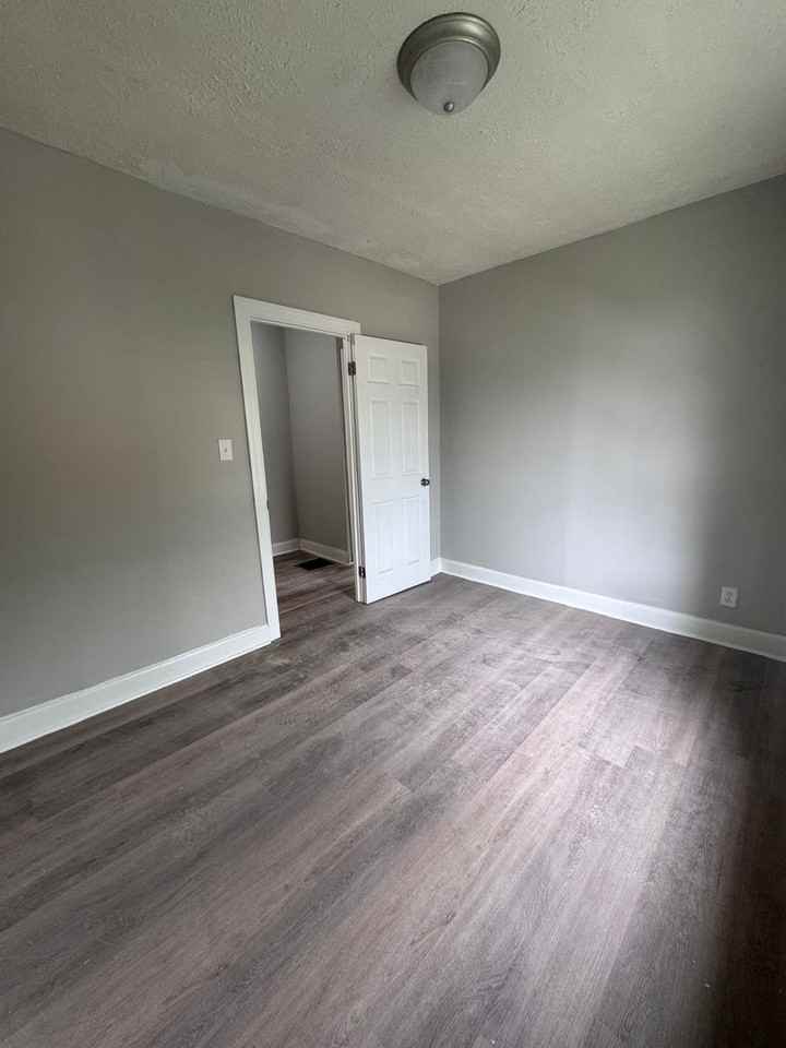 551 Ross Ave - Photo 7 of 8