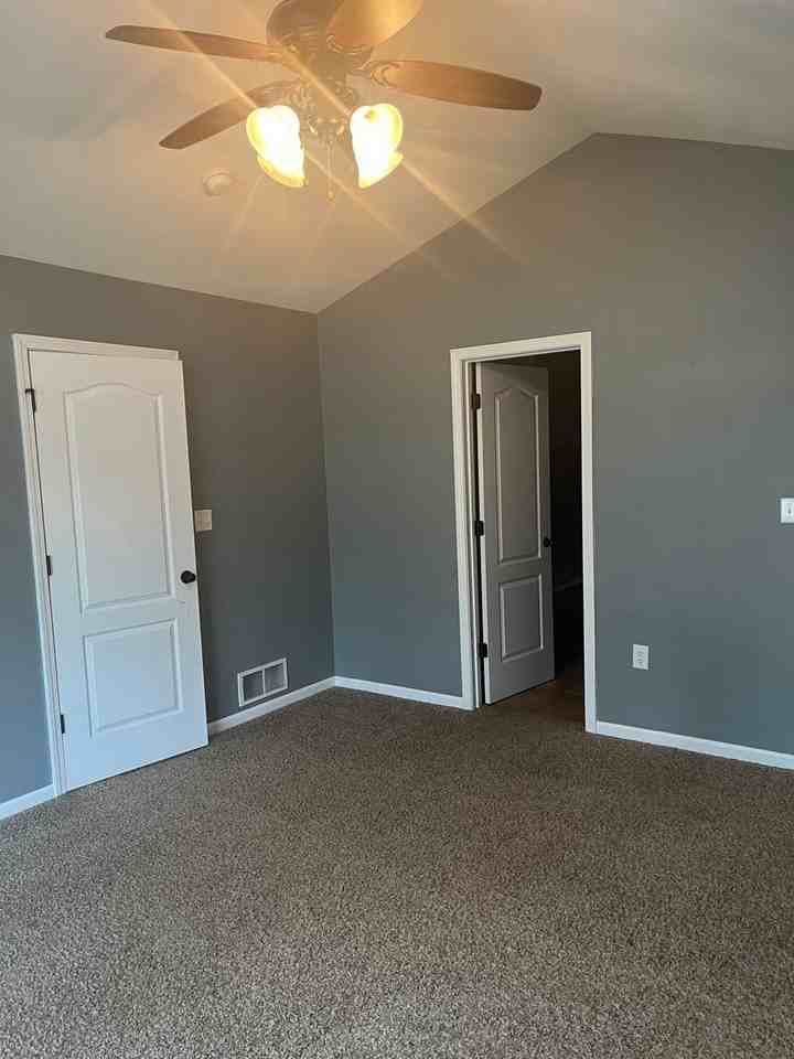 23568 Roulette Rd - Photo 3 of 37