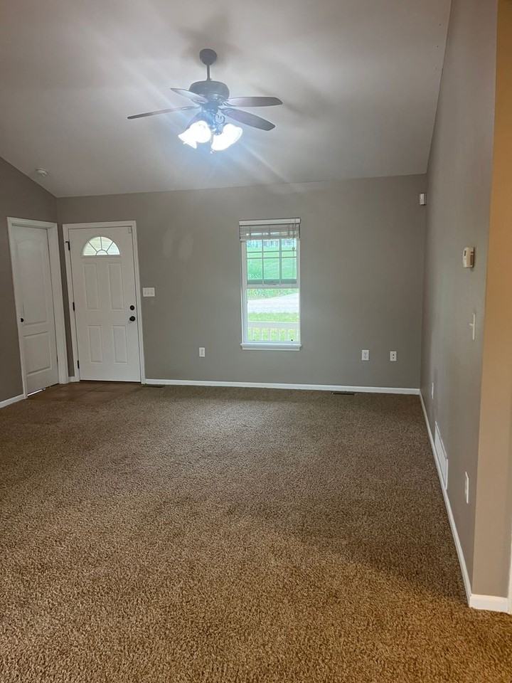 23568 Roulette Rd - Photo 7 of 37