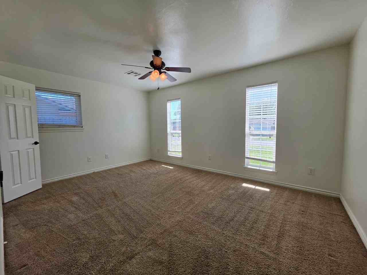107 Hardesty Dr - Photo 4 of 28