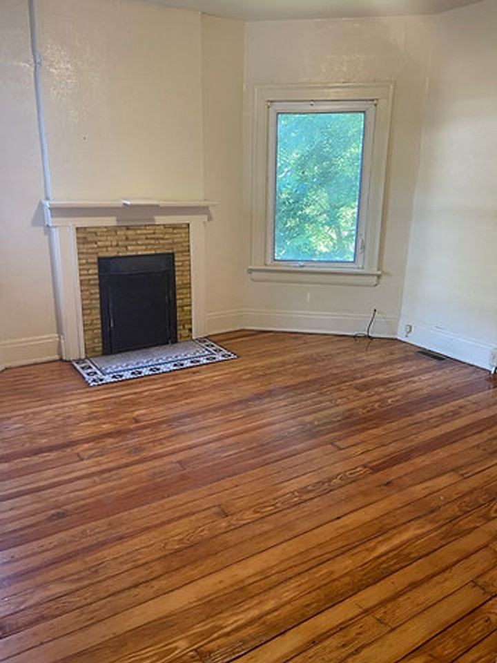 321 S Main St - Photo 5 of 10