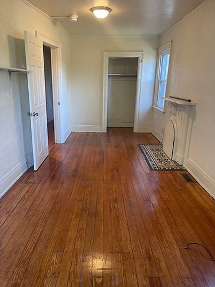 321 S Main St - Photo 6 of 10