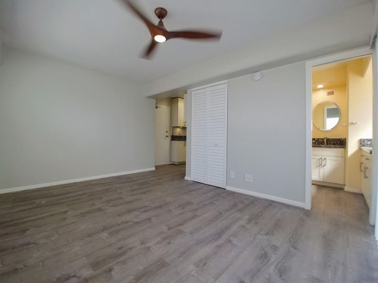 2464 Prince Edward St #521 - Photo 6 of 13