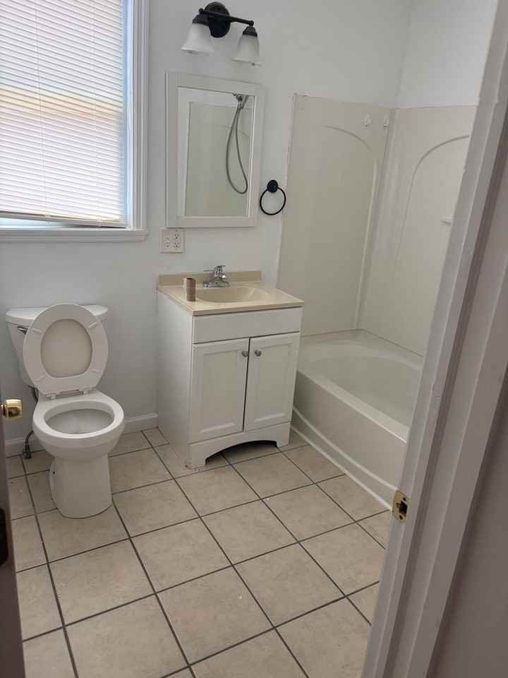 2410 3rd Ave - Photo 2 of 10
