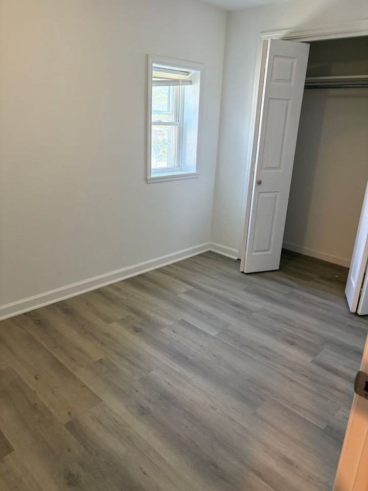 2410 3rd Ave - Photo 4 of 10