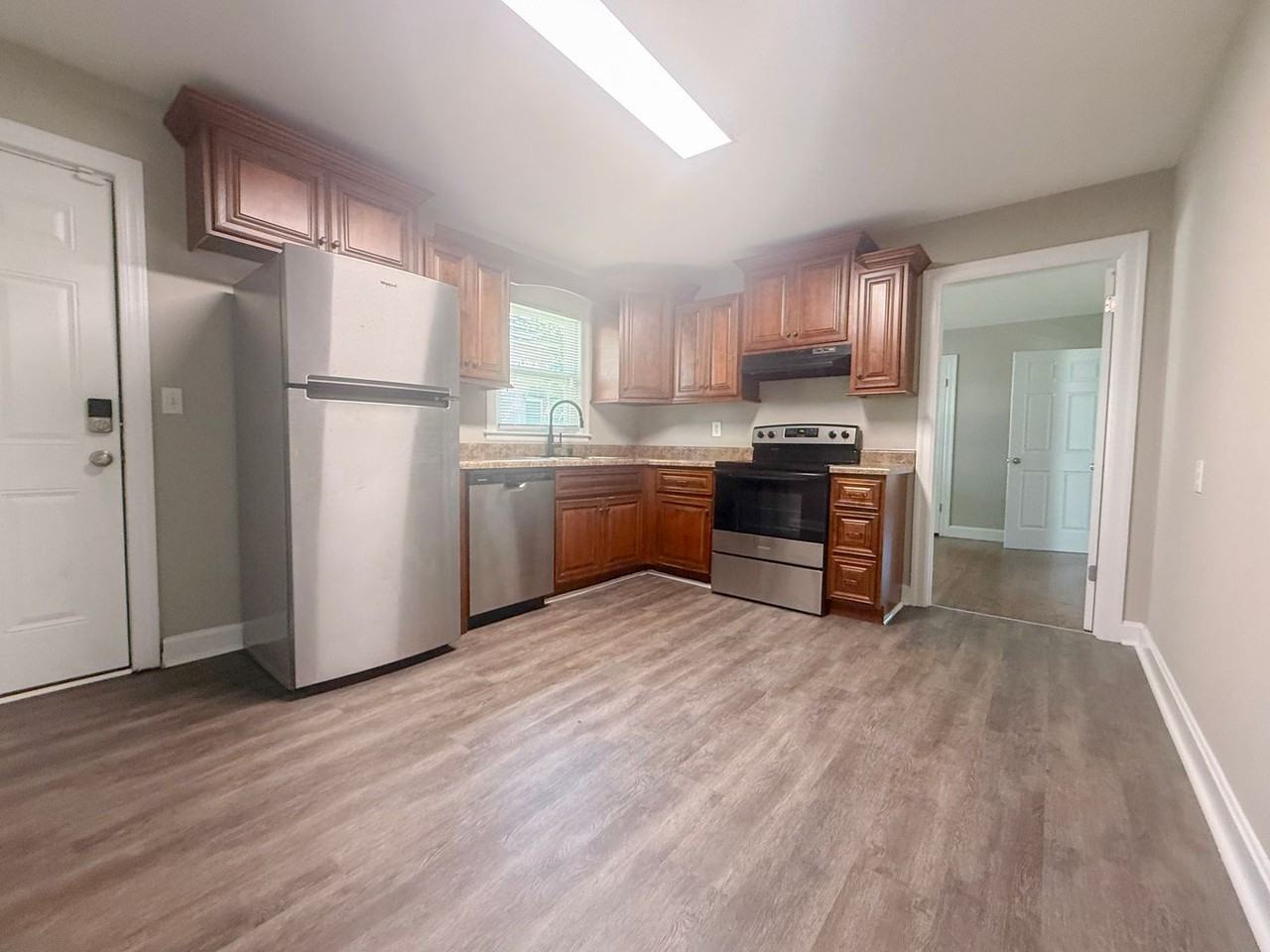 1335 Woodland Ave - Photo 5 of 23