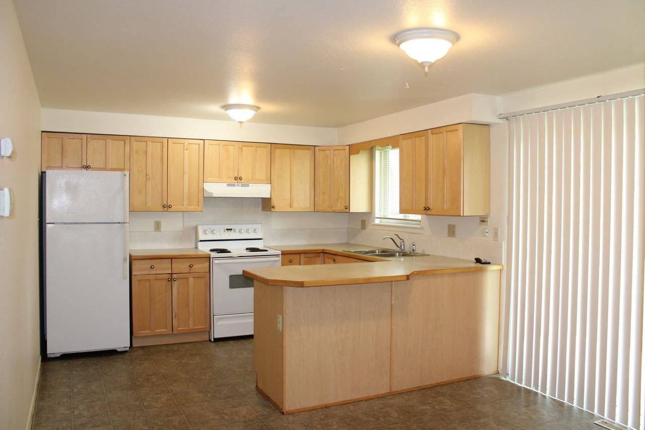 901 Gallup Rd - Photo 3 of 8