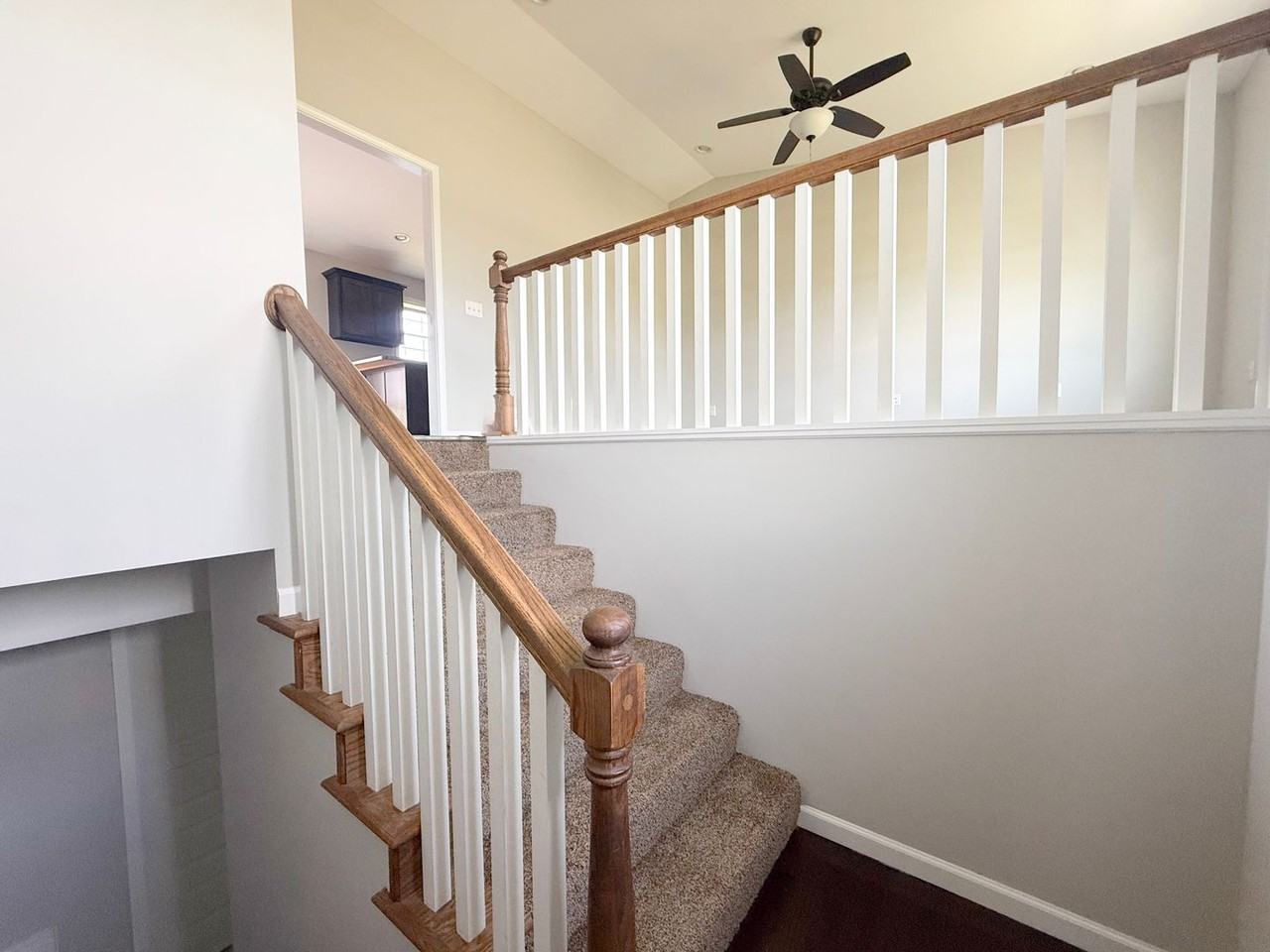 505 Holladay Rd - Photo 2 of 32