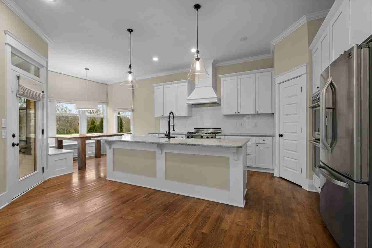 311B 54th Ave N