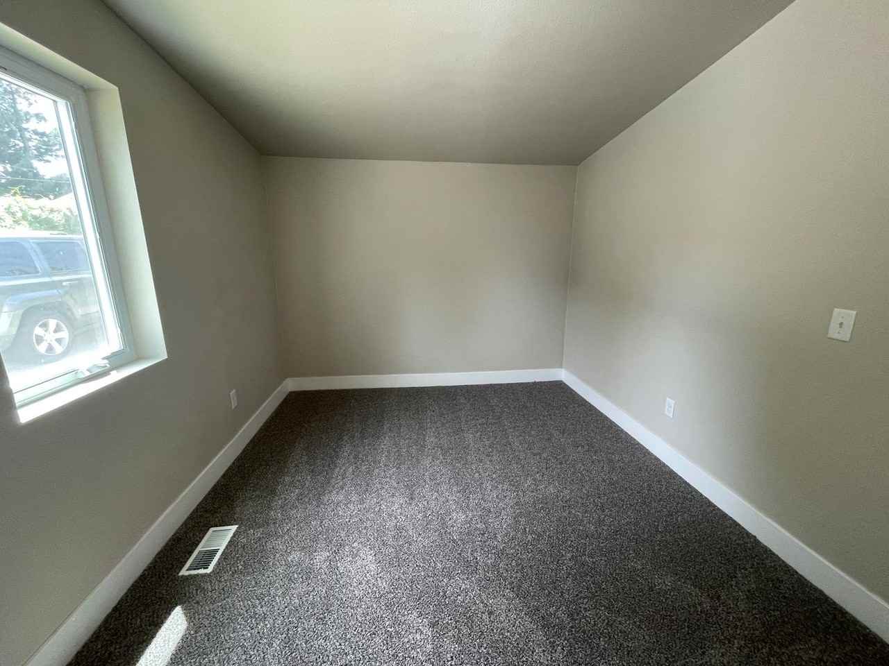 303 S 4th St - Photo 5 of 11