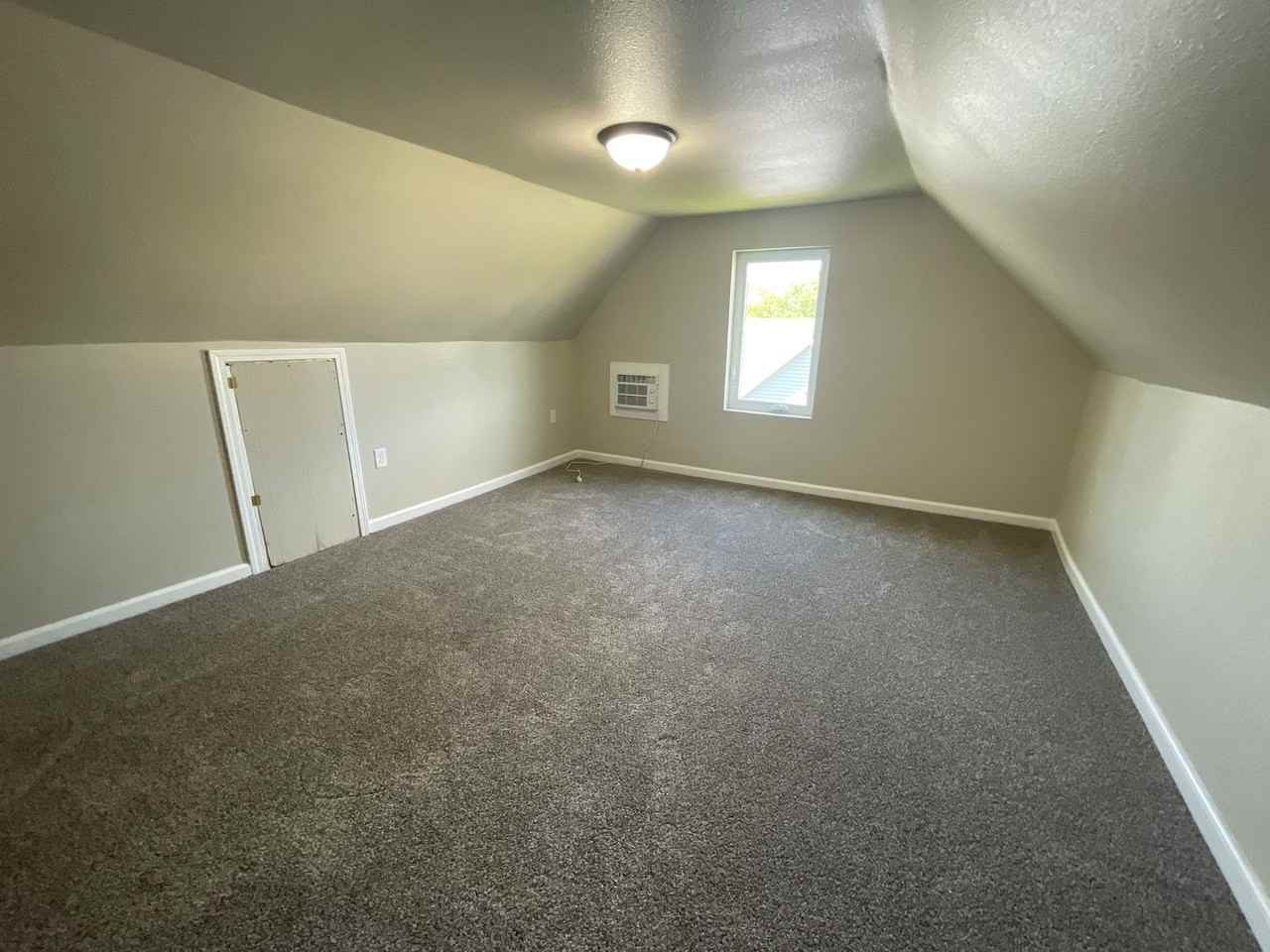 303 S 4th St - Photo 6 of 11
