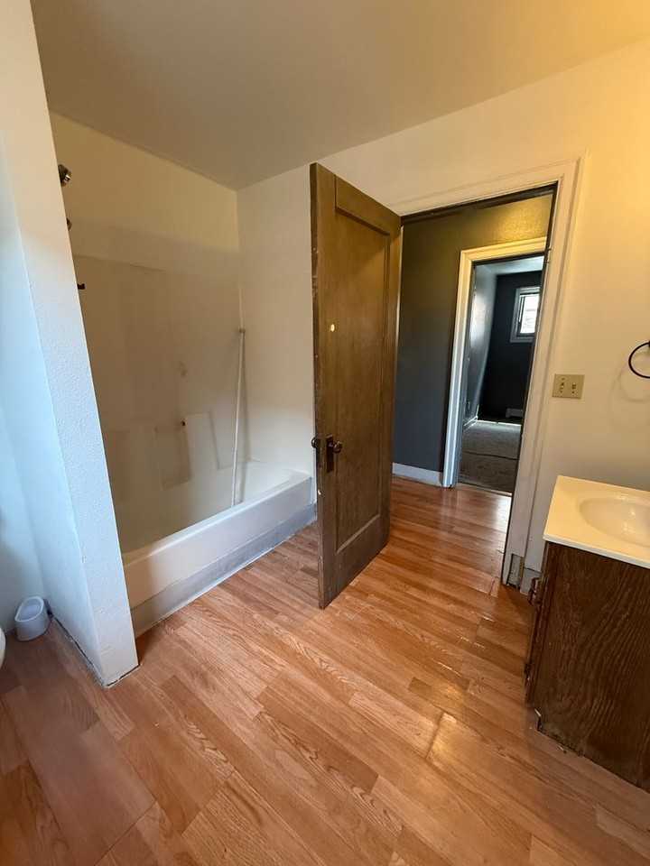 415-417 415-417 N Washingon - Photo 4 of 8