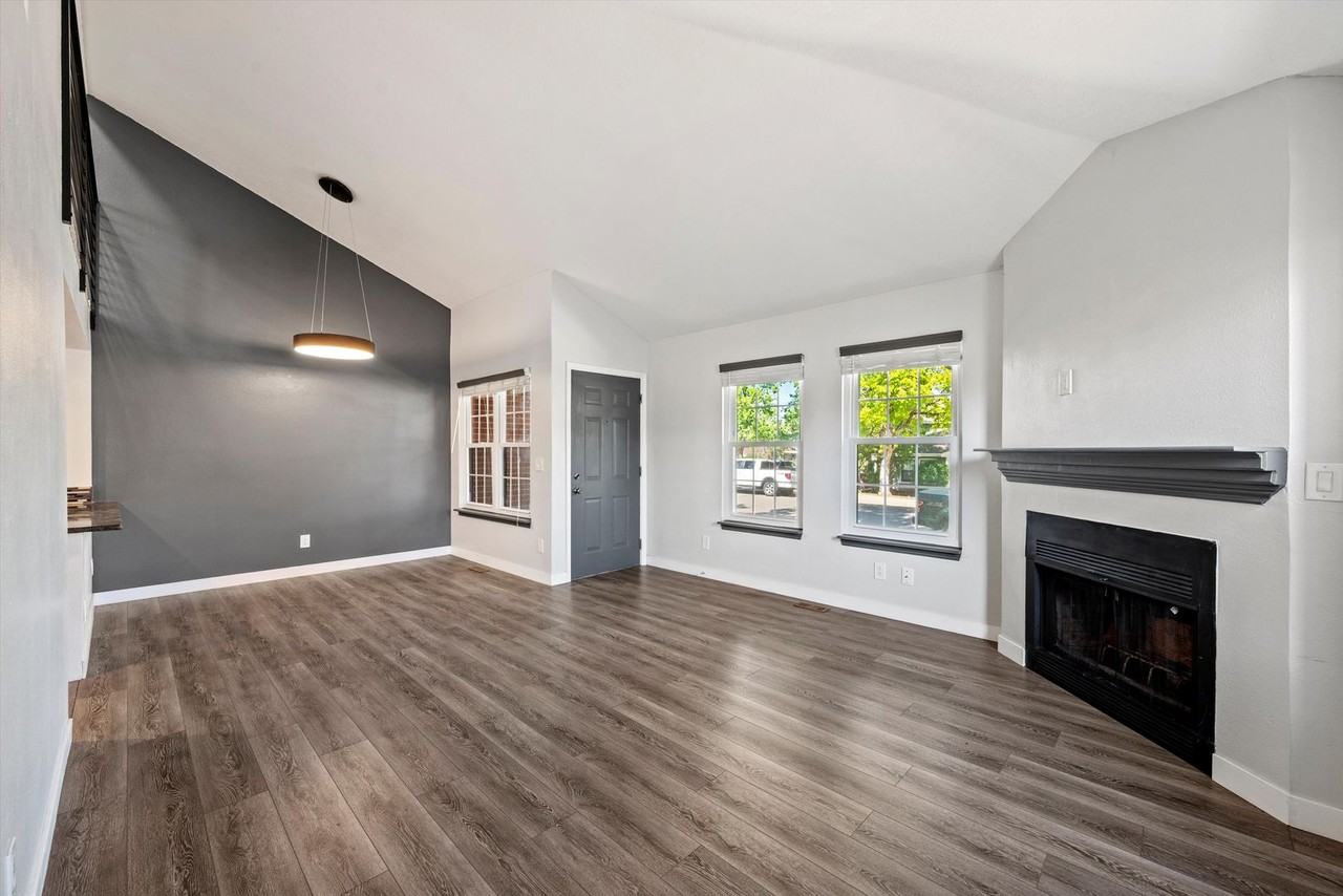 5612 W Center Ave - Photo 6 of 30