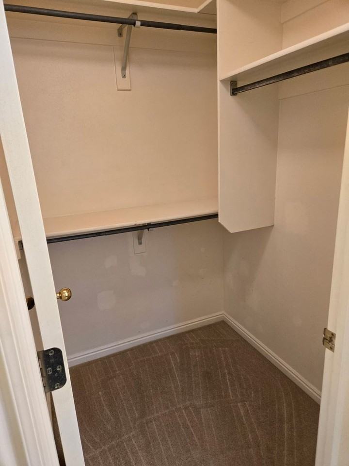 689 N 340 W - Photo 5 of 16