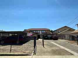 featured image of 1017 W Goshen Ave
