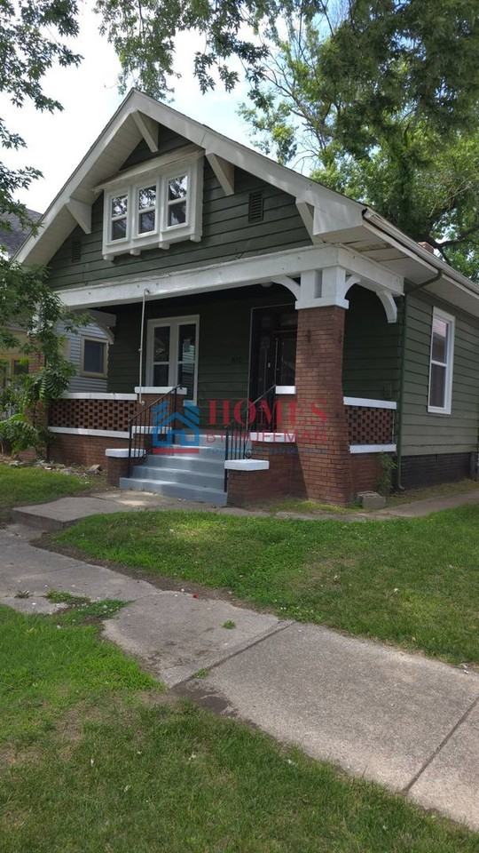 610 E Gum St - Photo 2 of 25